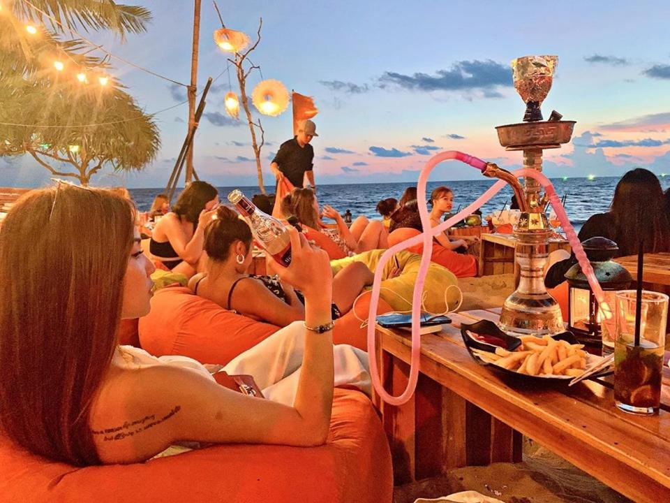 Victoria Phu Quoc Hotel Beachfront Night Market Exterior photo