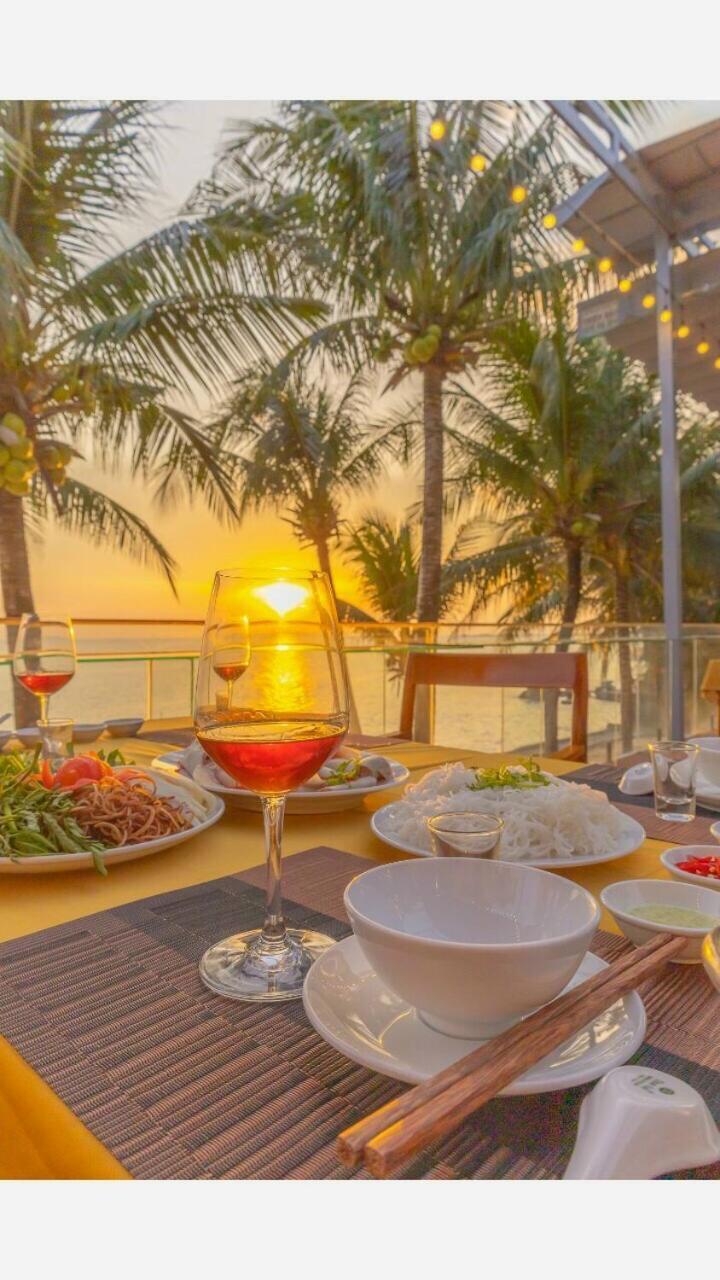 Victoria Phu Quoc Hotel Beachfront Night Market Exterior photo